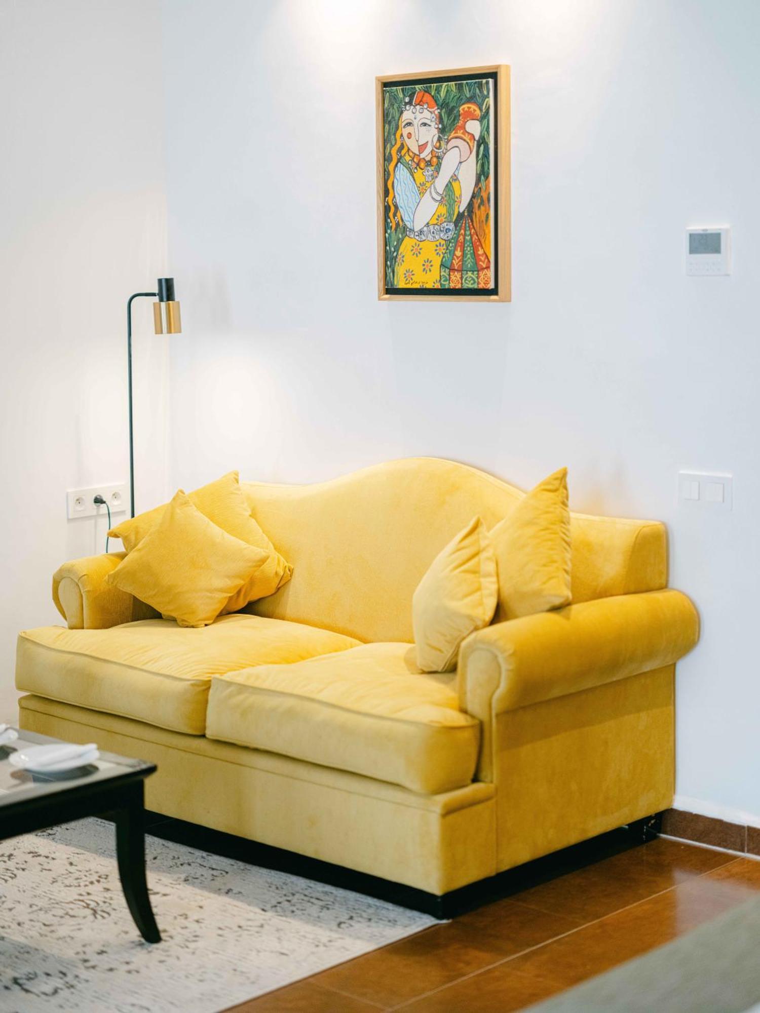 Tikida Golf Palace Agadir Exterior photo A yellow sofa